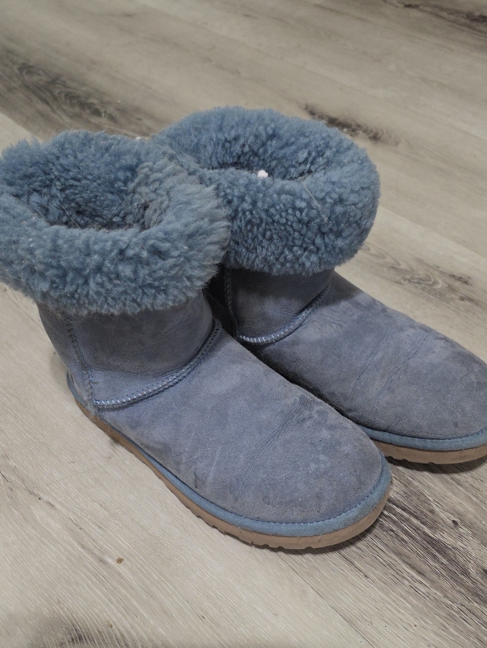 Women's Short Shearling Winter Boots - Blue. 8